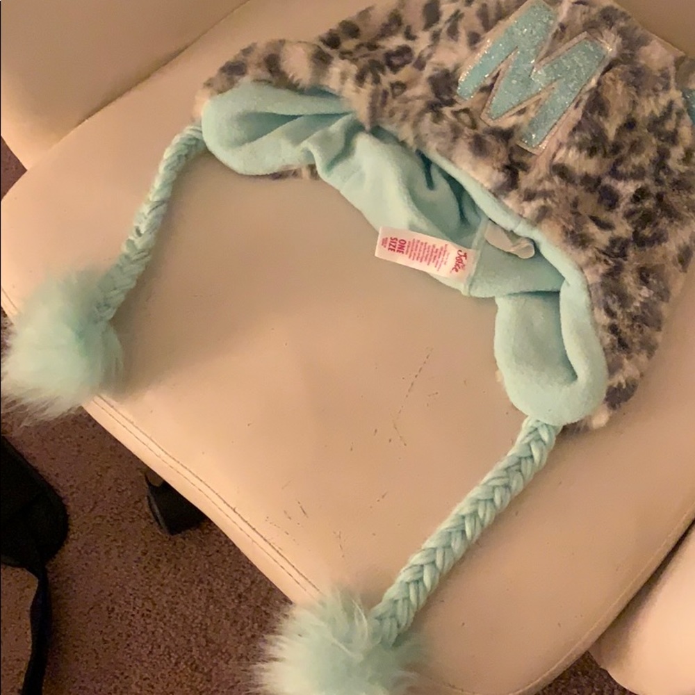 Hat - Picture 2 of 2